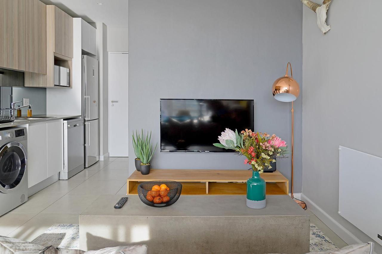 Emily - Sunny 1 Bed With Stunning & Ocean Views Apartamento *