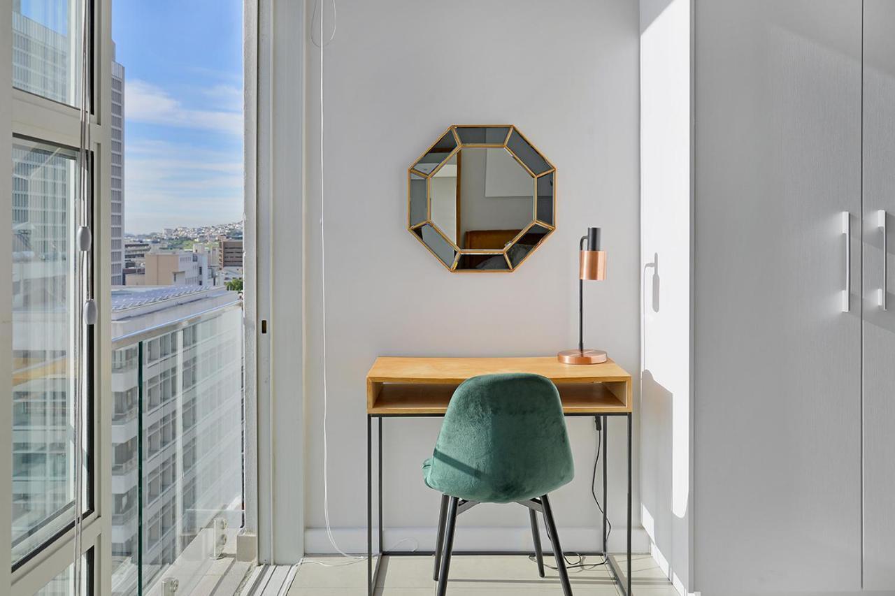 Emily - Sunny 1 Bed With Stunning & Ocean Views Appartement Kaapstad