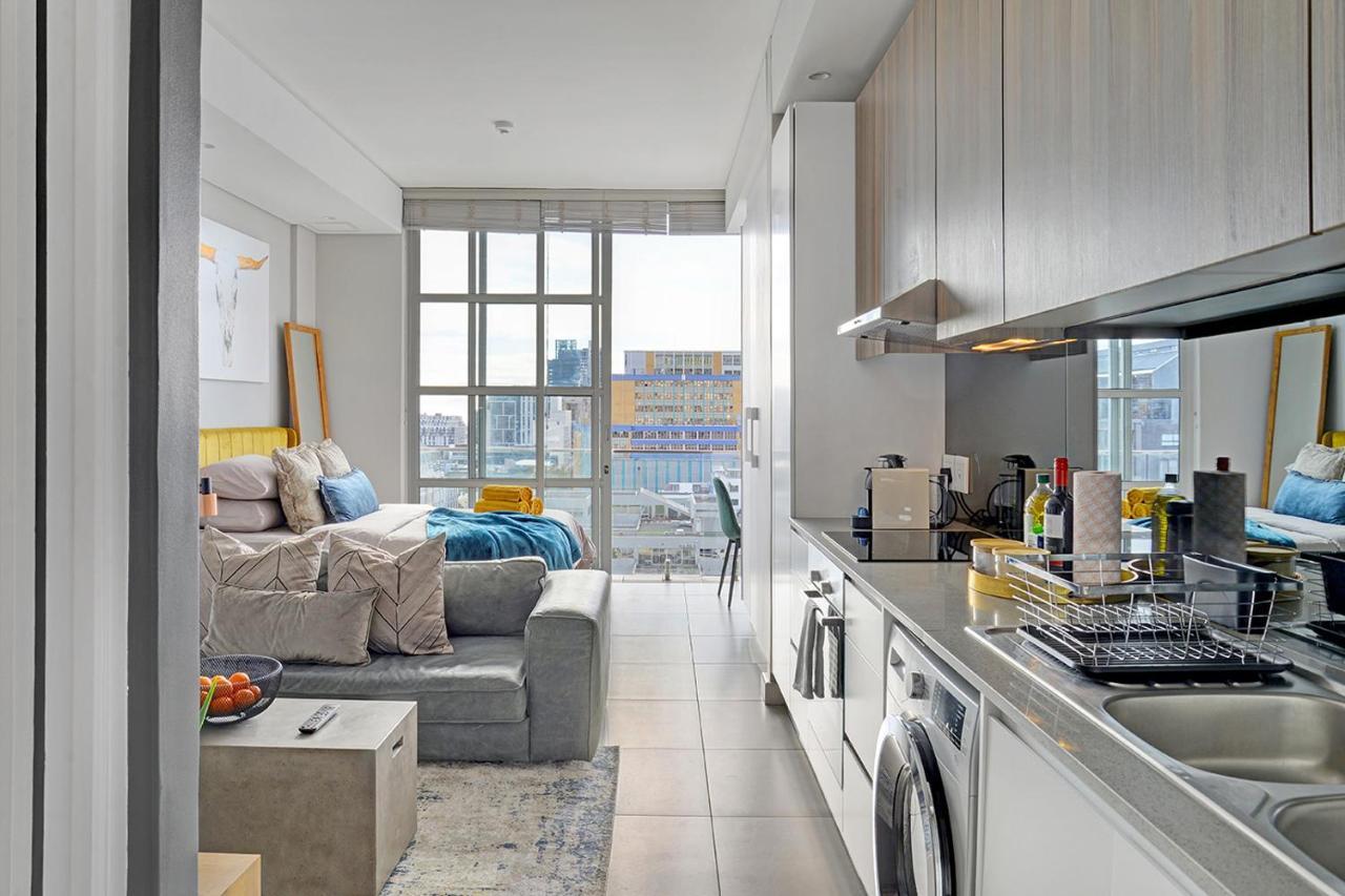 Emily - Sunny 1 Bed With Stunning & Ocean Views Apartamento