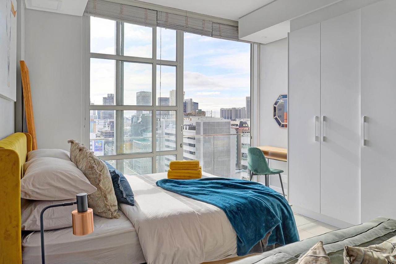 Emily - Sunny 1 Bed With Stunning & Ocean Views * Kaapstad
