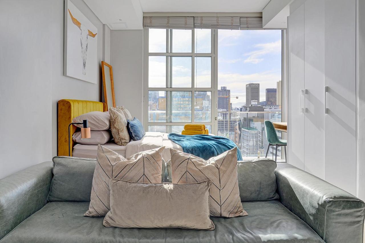 Emily - Sunny 1 Bed With Stunning & Ocean Views * Kaapstad